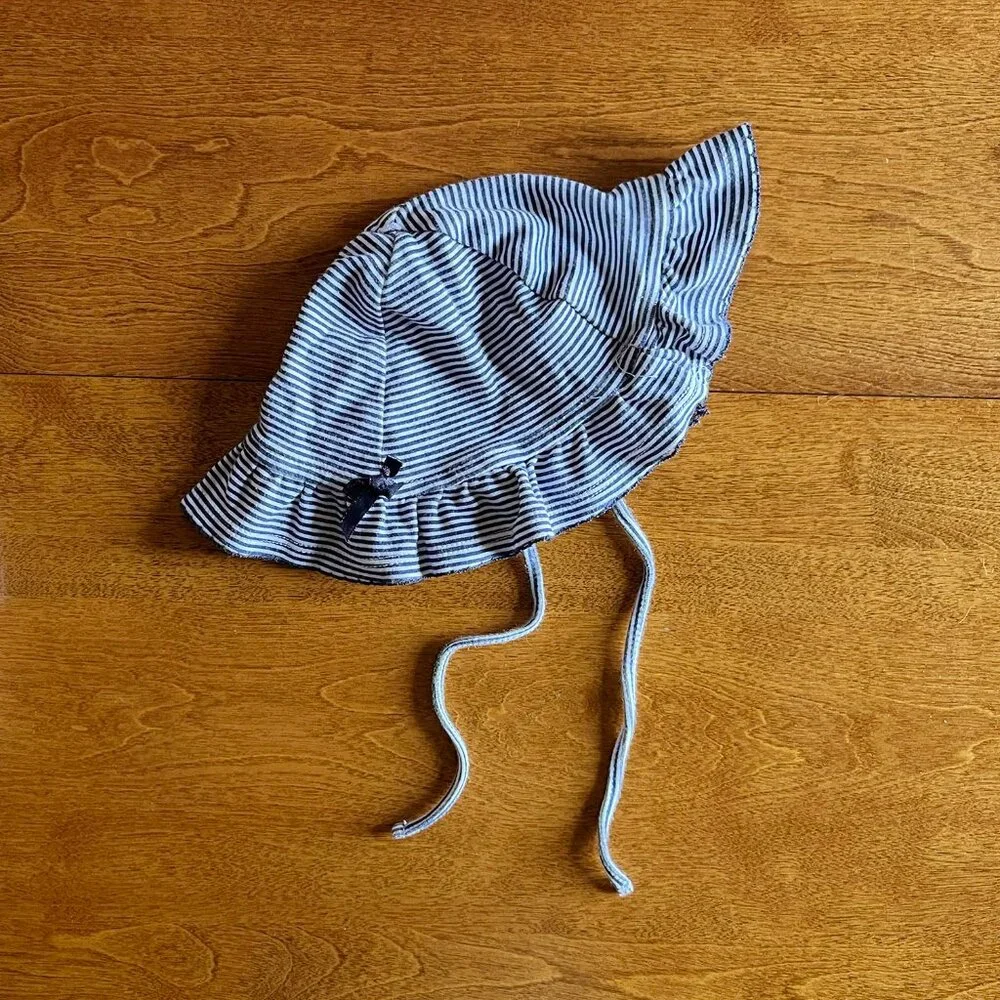 Macy's blue and white stripe baby sun hat 6-9m